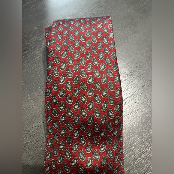 Red Classic Men Patterned Tie Classic Wedding or Business Tie - Picture 1 of 4